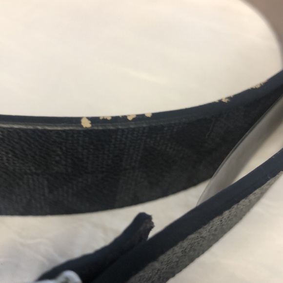 MICHAEL KORS black and gray signature women’s belt. Size M. Silver MK buckle. - Picture 8 of 13